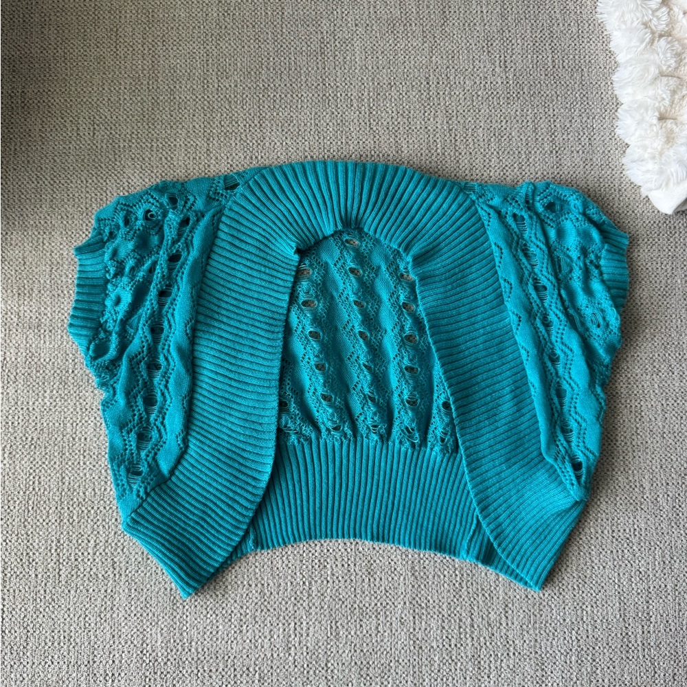 Gorgeous Teal Cable-Knit Shrug